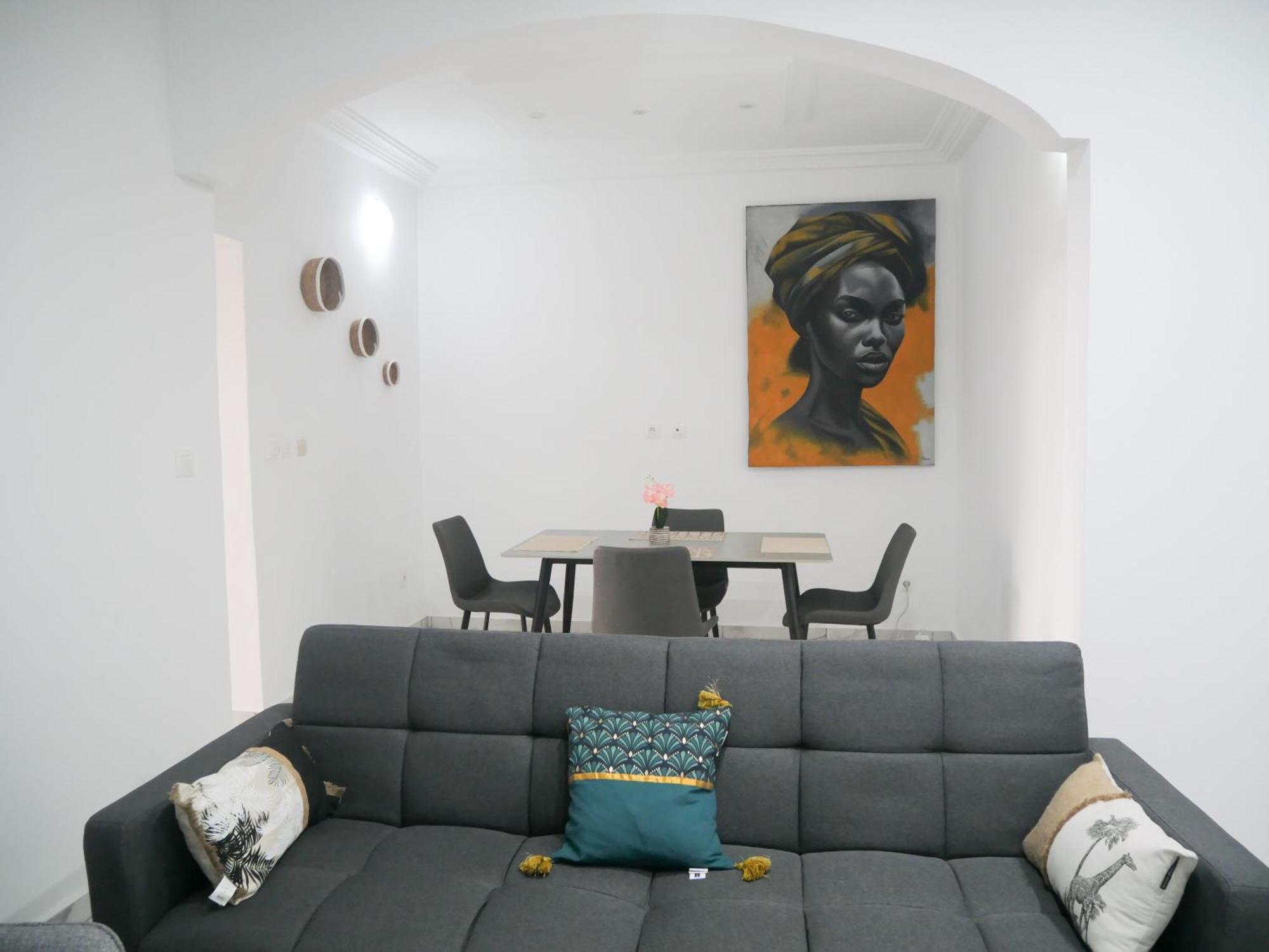 Modern And Cosy In Apartment *